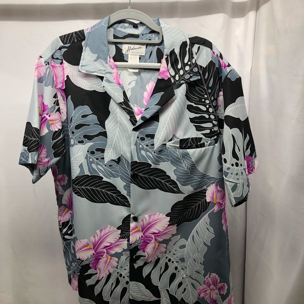 Helena’s size Large Hawaiian shirt *VINTAGE*